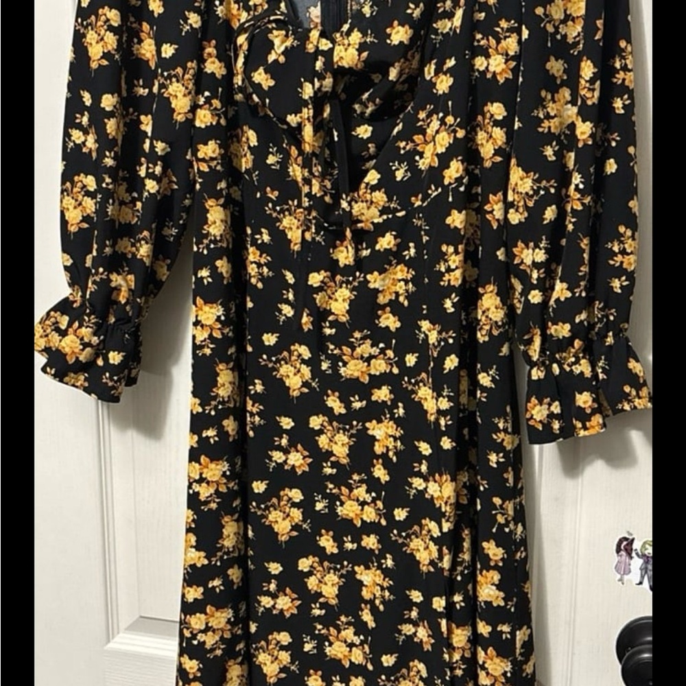 SHEIN Black and Yellow Floral Long Sleeve Dress